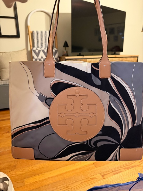 Tory Burch Handbags - Tory Burch Ella tote ~ neutral tulip swirl pattern - excellent condition
